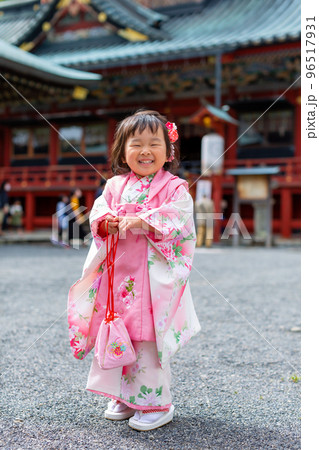 3歳の女児の七五三 96517931