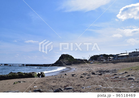 銚子・海鹿島海水浴場と大岩 96518469
