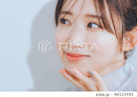 若い女性のナチュラルビューティー 96523495