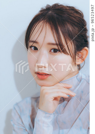 若い女性のナチュラルビューティー 若い女性のナチュラルビューティー 96523497