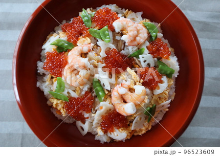 家庭料理のちらし寿司 家庭料理のちらし寿司 96523609