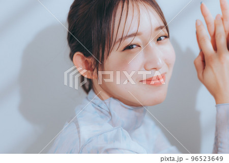 若い女性のナチュラルビューティー 若い女性のナチュラルビューティー 96523649