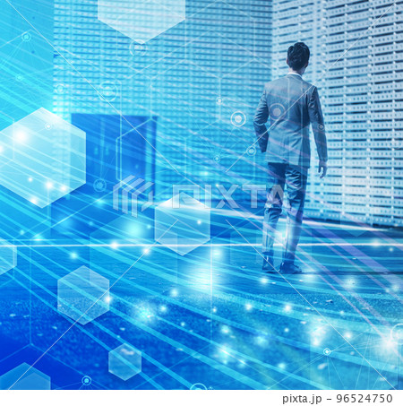 スーツを着た30-40代のかっこいいビジネスマン 96524750