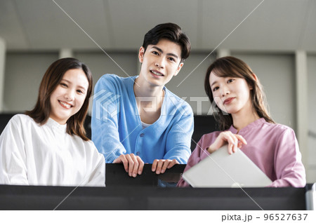 大学生、専門学校生イメージ 大学生、専門学校生イメージ 96527637