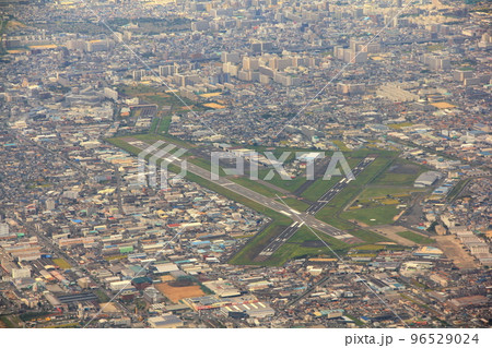 空から見た空港 96529024
