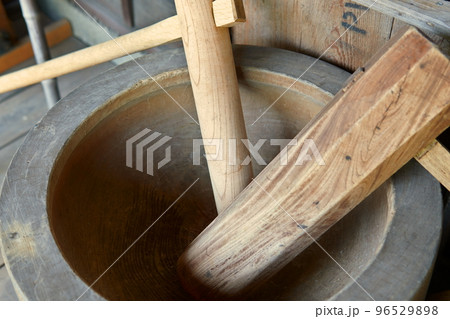 杵（きね）と臼（うす）の写真素材 [96529898] - PIXTA