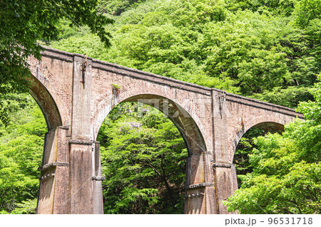 めがね橋　新緑 96531718