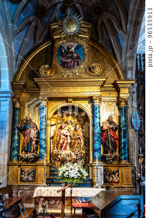 Interior of Saint Mary the Bigger, basilica and church in Pontevedra, Galicia, Spain Interior of Saint Mary the Bigger, basilica and church in Pontevedra, Galicia, Spain 96535913