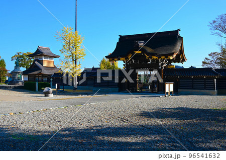 勝興寺　唐門と鼓堂　高岡市 96541632