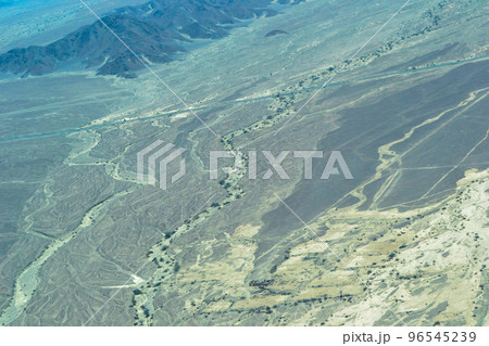 ヘリコプターからの風景 96545239