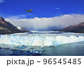 パタゴニア地方のペリトモレノ氷河の景観 96545485