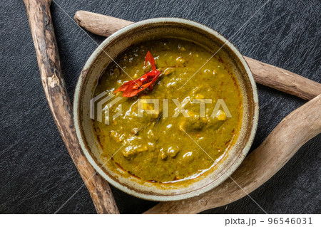 インドカレー　Typical Indian curry set 96546031