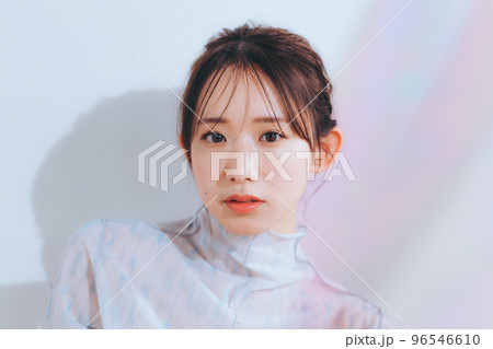 若い女性のナチュラルビューティー 96546610