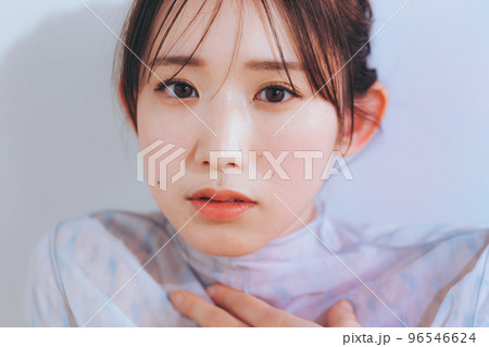 若い女性のナチュラルビューティー 若い女性のナチュラルビューティー 96546624
