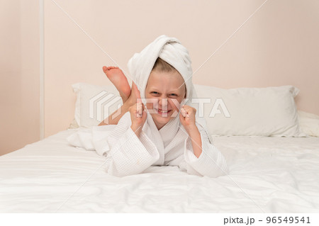 Smiling coffee smile thinks elbows Creek copyspace bathrobe bed portrait, concept bathroom lifestyle for pretty for beautiful person, take child. Hair head fashion, Smiling coffee smile thinks elbows Creek copyspace bathrobe bed portrait, concept bathroom lifestyle for pretty for beautiful person, take child. Hair head fashion, 96549541