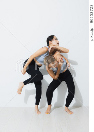 ダンサー 双子の姉妹 ダンサー 双子の姉妹 96552728