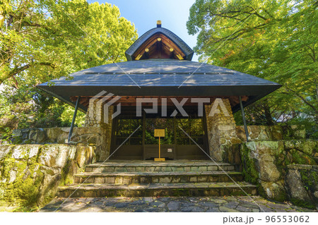 登美霊社(石切剣箭神社上ノ社 境内社) 登美霊社(石切剣箭神社上ノ社 境内社) 96553062