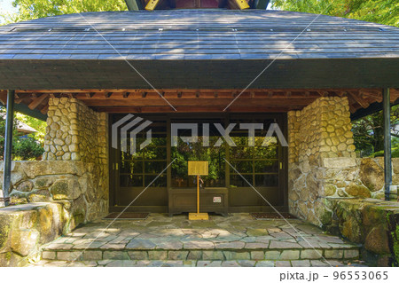 登美霊社(石切剣箭神社上ノ社 境内社) 登美霊社(石切剣箭神社上ノ社 境内社) 96553065