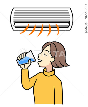コップの水を飲む若い女性とエアコン(暖房) 96553534