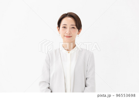 ビジネス　女性　白バック 96553698