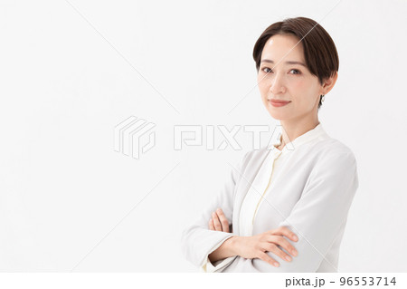 ビジネス　女性　白バック 96553714