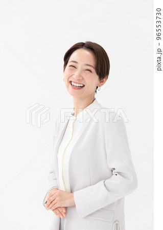 ビジネス 女性 白バック ビジネス 女性 白バック 96553730