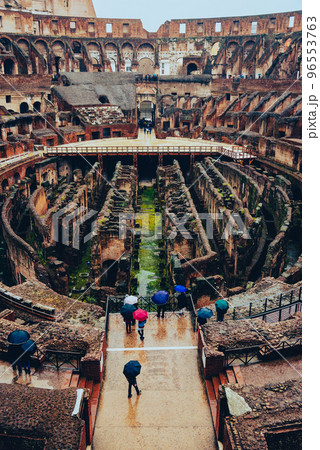 ローマ　コロッセオ 96553763