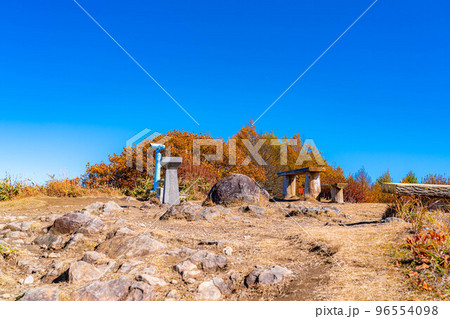 【雲海素材】秋の陣馬形山から眺める伊那谷の雲海【長野県】 【雲海素材】秋の陣馬形山から眺める伊那谷の雲海【長野県】 96554098