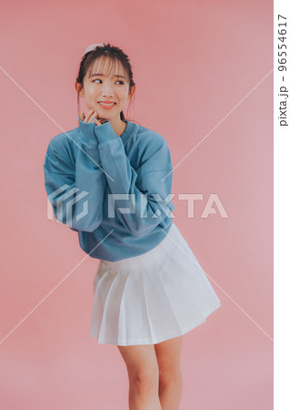 韓国風の若い女性の写真 96554617