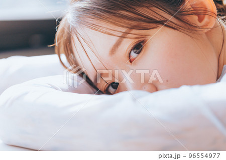 若い女性のナチュラルビューティー 96554977