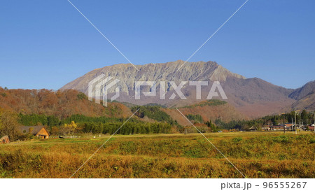 鳥取県江府町からの晩秋の大山1 鳥取県江府町からの晩秋の大山1 96555267