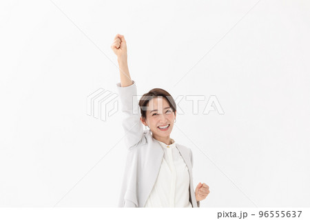 ガッツポーズ　応戦　女性　白バック 96555637