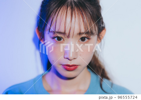 韓国風の若い女性の写真 96555724
