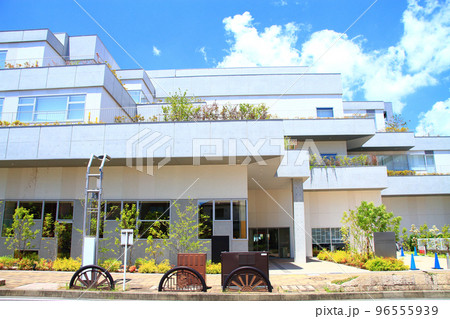 小牧市、小牧市中央図書館の風景 小牧市、小牧市中央図書館の風景 96555939
