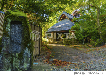 登美霊社(石切剣箭神社上ノ社 境内社) 登美霊社(石切剣箭神社上ノ社 境内社) 96556707