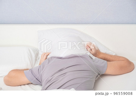 Noisy neighbors doing repairs interfere with sleep Noisy neighbors doing repairs interfere with sleep 96559008