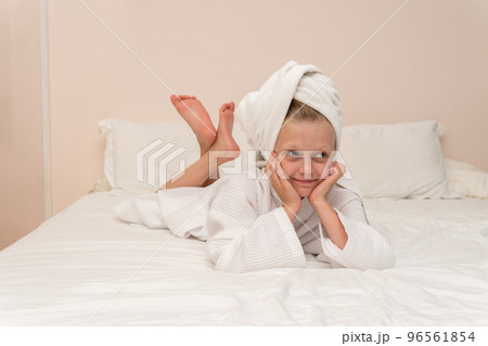 Smiling elbows Creek smile coffee thinks copyspace bathrobe white hygiene, from people lifestyle for hotel for happy style, little child. Hair kid funny, comfort Smiling elbows Creek smile coffee thinks copyspace bathrobe white hygiene, from people lifestyle for hotel for happy style, little child. Hair kid funny, comfort 96561854