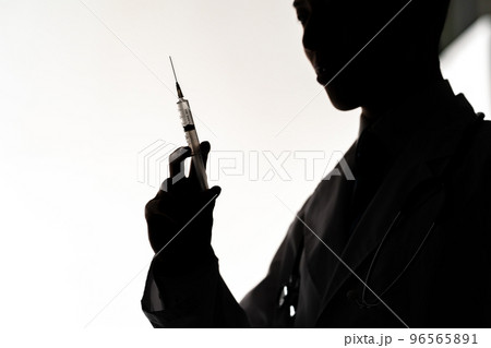 注射　男性 96565891