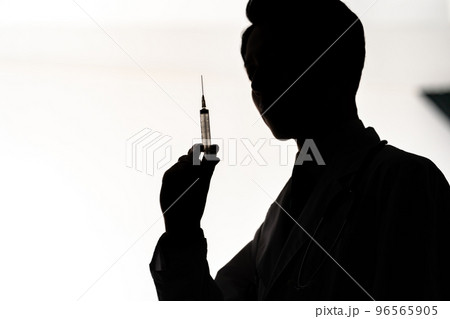 注射　男性 96565905