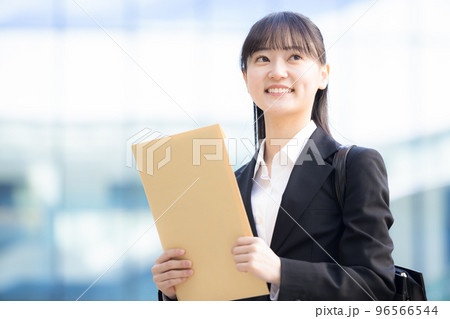 就活　女性のポートレート　撮影協力「LINK FOREST」 96566544