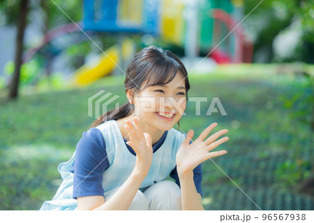 保育士　公園　 96567938