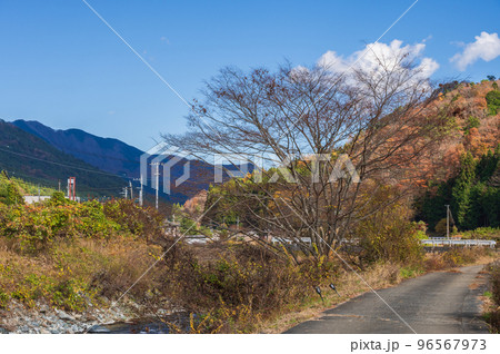 道志村の景観　晩秋の道志 96567973