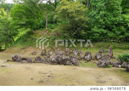 一乗谷朝倉氏遺跡　湯殿跡庭園 96568078