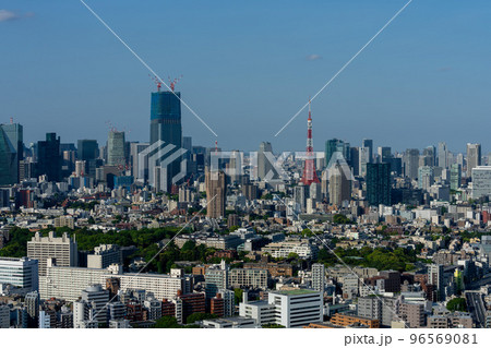 【都市風景】東京都心の風景と東京タワー 日中 【都市風景】東京都心の風景と東京タワー 日中 96569081