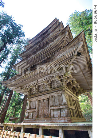 国宝 羽黒山五重塔 国宝 羽黒山五重塔 96569644