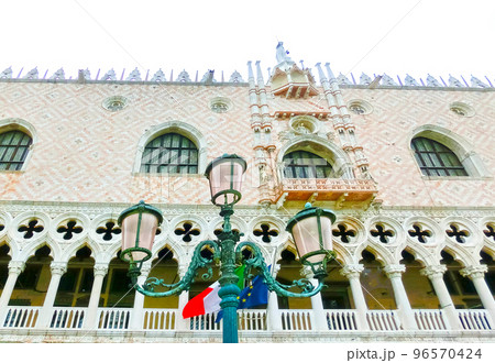 Duks palace on st. Marks square, Venice Italy 96570424