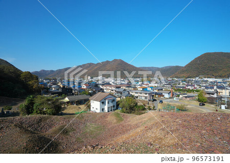 日本六古窯の一つ備前焼の里 伊部南大窯跡から見た伊部の街並み8 岡山県備前市 日本六古窯の一つ備前焼の里 伊部南大窯跡から見た伊部の街並み8 岡山県備前市 96573191