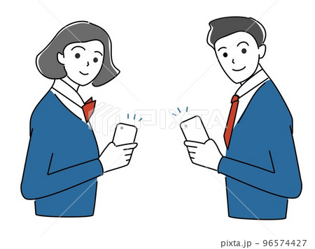 スマホを持つ男女の制服の学生 スマホを持つ男女の制服の学生 96574427
