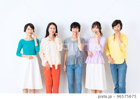 女性　オペレーター　テレフォンアポインター　コールセンター　ビジネス 96575675