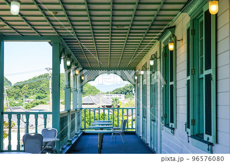 秋晴れの世界遺産　三角西港の浦島屋（熊本県宇城市） 96576080